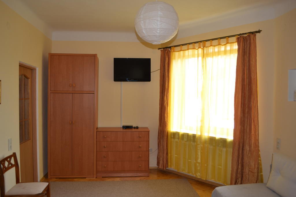 Near Citadel Apartment Львов Номер фото